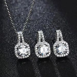 Square Halo Zircon Pendant Necklace Titanium Steel Chain Copper Geometric Jewelry For Women Simple Classic Style