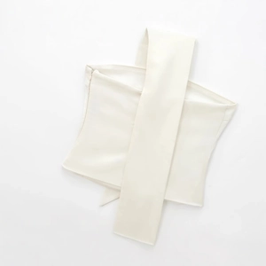 Eleganteres elfenbeinfarbenes Satin-Oberteil für Damen mit langem Dekoband und glatter Optik