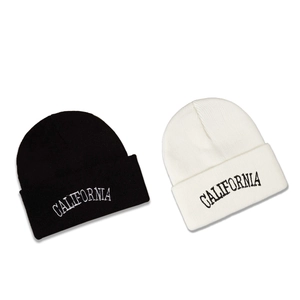 California embroidered knit beanie set in black and white colors for winter warmth