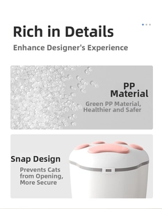 Detail of PP material pet food container with cat paw lid and secure safety buckle