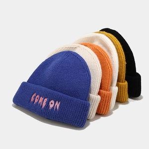 Berretti in maglia invernale con ricamo a lettere COME ON in sei diversi colori