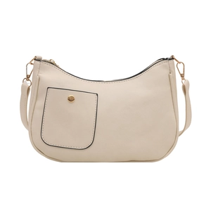 Sac sous le bras demi-lune blanc crème minimaliste avec boucle dorée et bandoulière