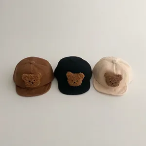 Casquettes de baseball en velours pour bébé avec oursons 3D en marron, noir et beige