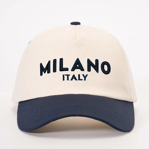 Verstellbare MILANO ITALY bestickte Baseballkappe aus elfenbeinfarbenem Canvas und Navy