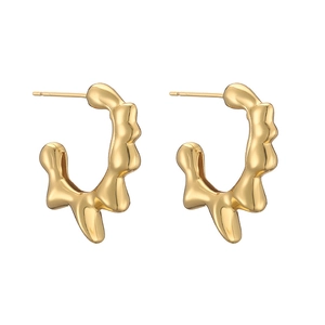 Vintage irregular hollow heart stud earrings in 18K gold plated copper with C-shape design