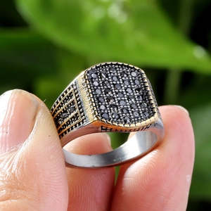 Retro Herren Titanstahl Ring Schwarz Strass Eingelegt Rechteckig Zweifarbig Gold Silber Drachenklaue Punk Schmuck