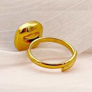 Bague ouverte ajustable en acier inoxydable doré avec un design de disque poli