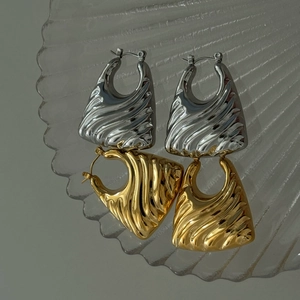 Vintage 18k gold plated stainless steel rippled hoop earrings in gold and silver