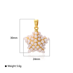 Détail du pendentif étoile perlé montrant les dimensions 30mm et le poids de 5,6g