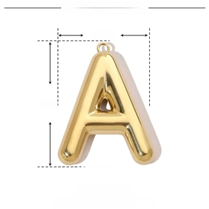 Paramètres de taille détaillés pour le pendentif lettre A en acier inoxydable doré