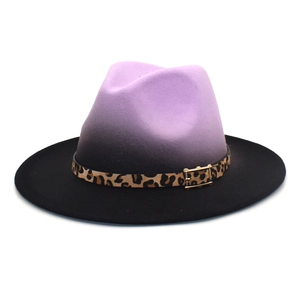 Cappello fedora in feltro viola sfumato con fascia leopardata e fibbia dorata