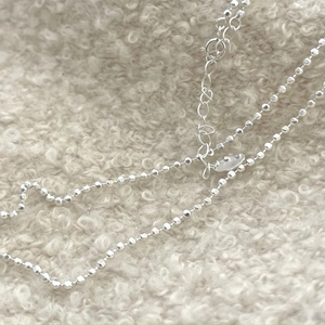 Minimalist 925 sterling silver beaded necklace with multifaceted cutting process and lobster clasp