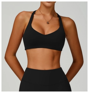 Vorderansicht des professionellen schwarzen Sport-BHs und der High-Waist-Leggings Set