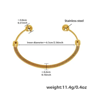 Gedetailleerde afmetingen van de gouden roestvrijstalen geweven armband met maten