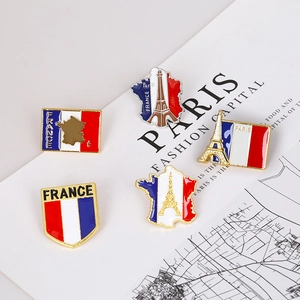 Lot de 5 pin's en émail drapeau français et Tour Eiffel sur fond de carte de Paris