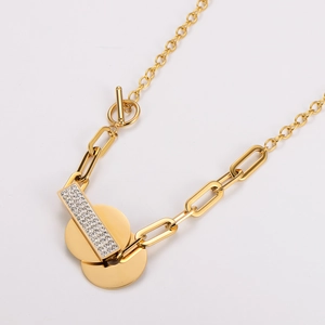 Collier chaîne trombone dorée style hip-hop avec pendentif barrette en strass et fermoir en T