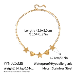 Spécifications du collier doré avec pendentifs étoile et cœur en acier inox