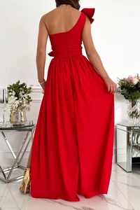 Rückansicht eines roten One-Shoulder-Kleides mit übergroßer Schleife und Reißverschluss
