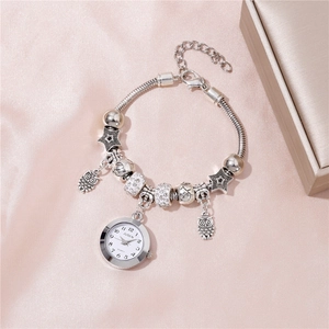 Orologio a bracciale in argento con ciondolo a civetta e cristalli su seta rosa