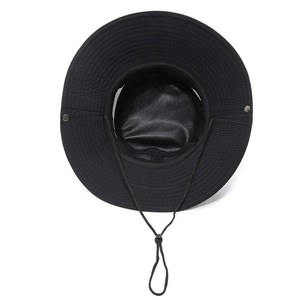 Cappello da trekking nero ad asciugatura rapida con tesa larga e cordino regolabile