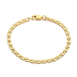 Elegant 18k gold-plated stainless steel U-link chain bracelet with a secure lobster clasp