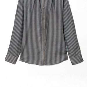 Chemise classique en popeline à rayures verticales gris foncé et lignes bleu clair
