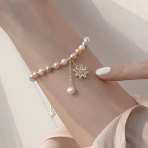 French Light Luxury Freshwater Pearl Bracelet With Zircon Flower Pendant Adjustable Copper Gold Plated Elegant For Women
