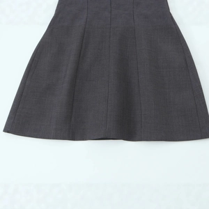 Fashionable dark grey V-neck short dress with textured woven fabric and premium sewing
