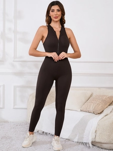 Tuta intera in maglia a coste marrone con cerniera per yoga e modellamento del corpo