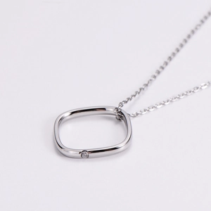Minimalist S925 sterling silver square pendant necklace with central zircon stone