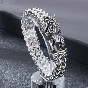Bracciale vichingo in acciaio inossidabile con testa di lupo e finitura argento