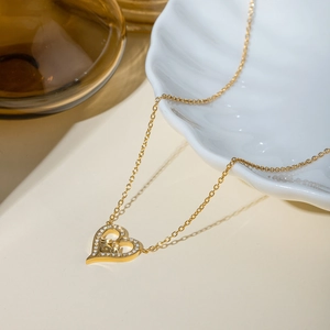 Collier cœur en acier inoxydable doré 18k avec lettrage MOM et cristaux étincelants