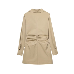 Vestido mini caqui de manga larga con cuello de solapa y detalle plisado