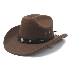 Chapeau de cowboy marron en feutre avec boucle florale vintage et rivets argentés