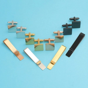 Set business da uomo con gemelli e fermacravatta in oro, argento, nero e oro rosa