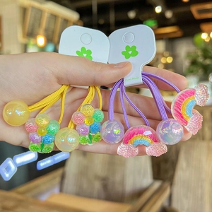 Dettagli di elastici per capelli colorati con fiori in resina e ciondoli arcobaleno