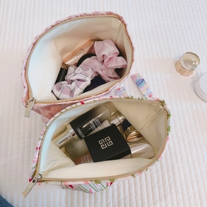 Pink jacquard fabric cosmetic bag set with large capacity and floral texture design