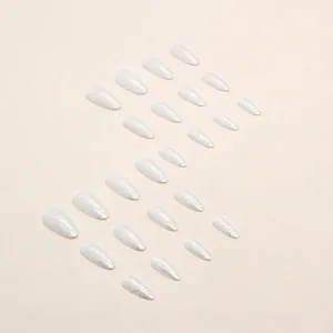 Set di 24 unghie finte a mandorla bianche con glitter argento e finitura scintillante