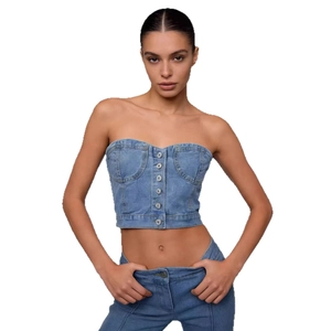 Haut bustier en jean ajusté pour femme avec boutons métalliques en bleu délavé