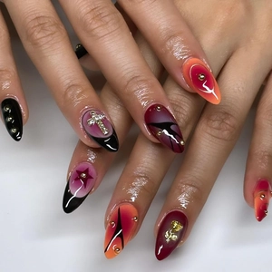 Press On Nails Gothic Gradient Almond Stiletto Fake Nails With 3D Metal Cross Golden Rose Rhinestone For Women
