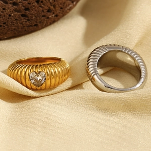 18K gold plated stainless steel croissant ring set with heart-shaped zircon stones