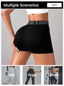 Détail du short de sport sans couture avec taille élastique à logo et effet push-up