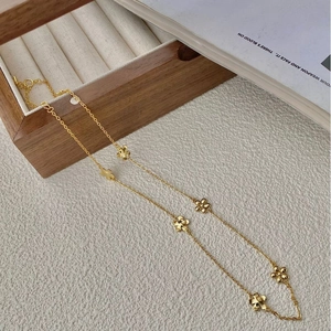 Minimalist 925 sterling silver daisy flower necklace with adjustable gold chain link