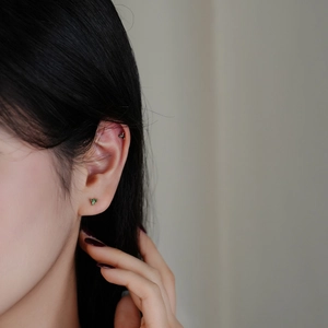 Minimalist S925 silver triangle clover stud earrings with green and black zircon