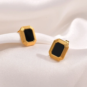 Vintage geometric gold-plated stainless steel earrings with rectangular black onyx stone