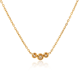 Détail du collier plaqué or 18 carats avec trois pendentifs ronds en zircon brillant