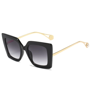 Fashion oversized square sunglasses with black frame, gold metal temples and pearl detail
