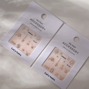 5D Nailart Sticker Set mit Goldprägung und K9 Kristallen im Schneeflocken Design