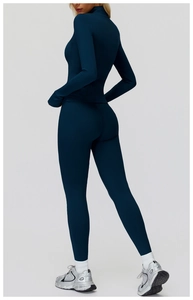 Slim fit thermal athletic set with high-waist leggings and stand-collar jacket