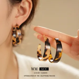 Hoop Earrings Tortoise Shell Resin Chunky C-Shaped Retro Vintage Style Women Accessories With Silver Earring Post